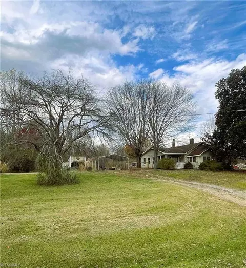 165 L And L Rd, Elkin, NC 28621