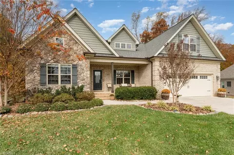 125 Bandelier Ct, Clemmons, NC 27012