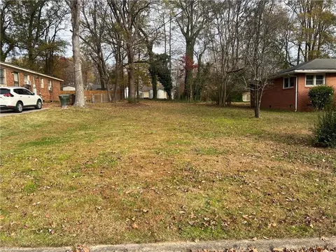 1731 Pichard St, Greensboro, NC 27401