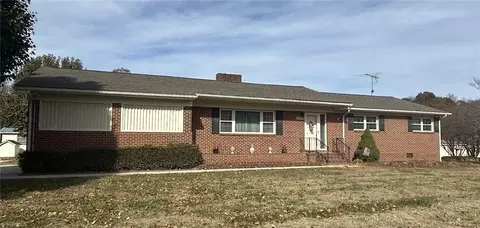 5009 Wainwright Rd, Mcleansville, NC 27301