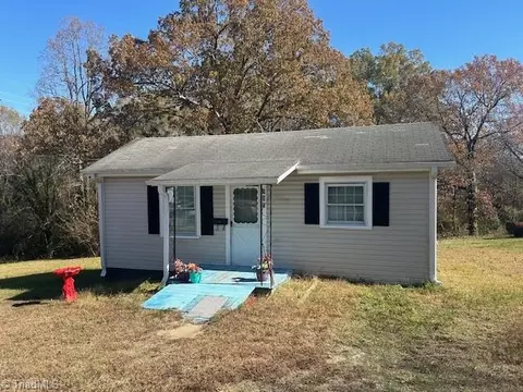 515 Smith St, Burlington, NC 27217