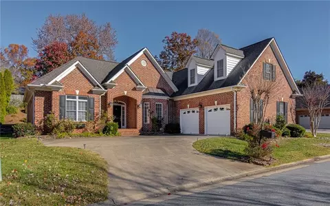 261 Hollin Way, Winston Salem, NC 27104