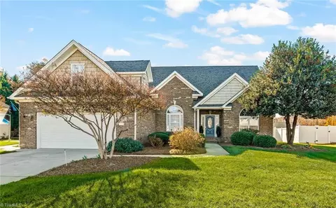 3196 Knoll Ridge Dr, Walkertown, NC 27051