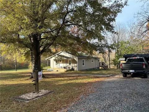 753 Brown Rd, King, NC 27021 photo 2