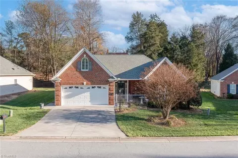 417 Meadows Edge Ct, Clemmons, NC 27012