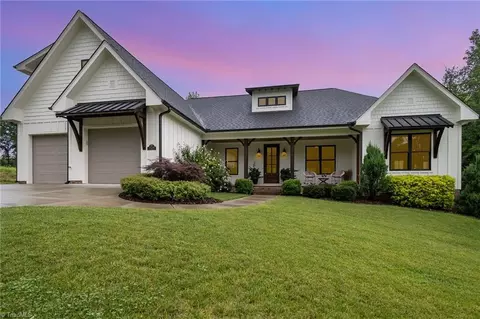 2519 Rivers Edge Rd, Summerfield, NC 27358