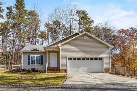 1405 Pratt Rd, Pinnacle, NC 27043