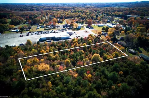 124 River Rd, Boonville, NC 27011