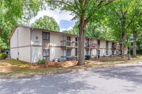 2260 Sunderland Rd #87W, Winston Salem, NC 27103
