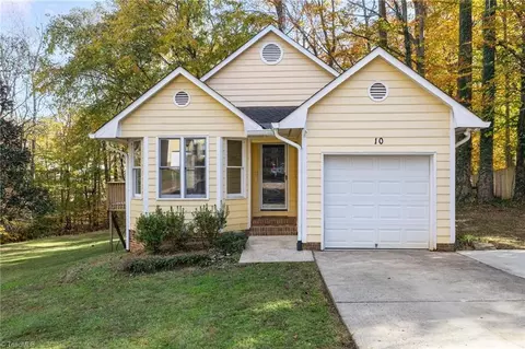 10 Dunnberry Ct, Greensboro, NC 27455