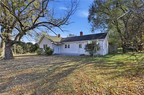 3868 Grayson Dr, Winston Salem, NC 27107