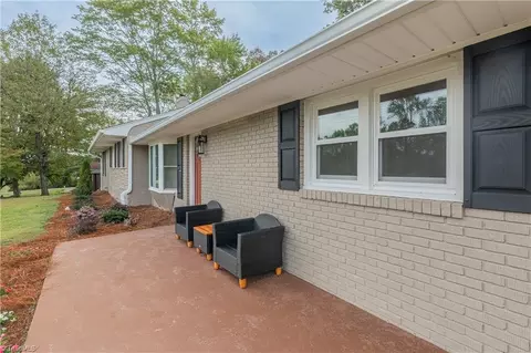 111 Rose Trl, Mount Airy, NC 27030