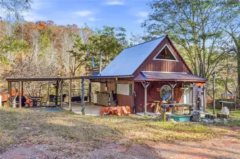 960 Riverview Rd, Spencer, VA 24165