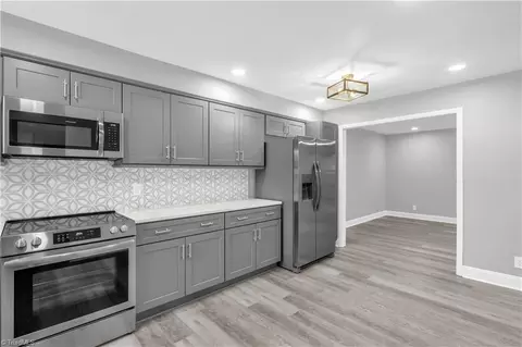 Kitchen - 2216 Shadow Valley Rd #E, High Point, NC 27265 photo 2 of 5