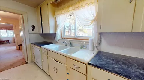 602 S Main St, Dobson, NC 27017 photo 23