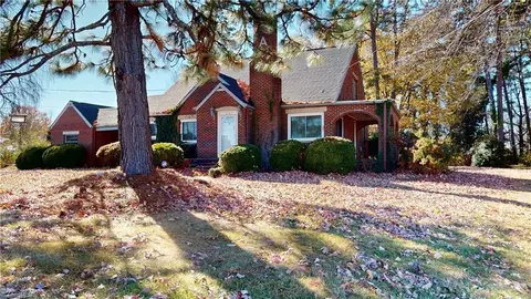602 S Main St, Dobson, NC 27017 photo 2