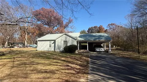 1338 Unity St, Thomasville, NC 27360