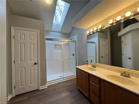 Bath - 107 Hanover Ct, King, NC 27021 photo 1 of 2