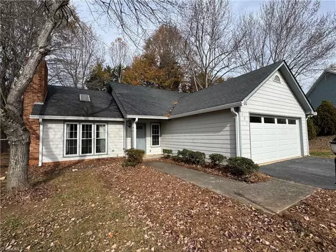 107 Hanover Ct, King, NC 27021