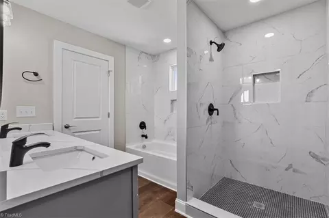 Bath - 6714 Planters Dr, High Point, NC 27265 photo 3 of 4