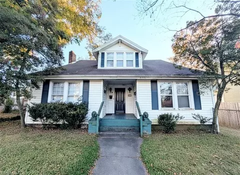 436 Sprague St E, Winston Salem, NC 27127
