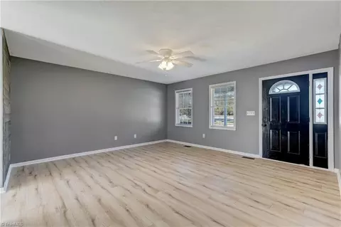 Living - 200 Lane Dr, Trinity, NC 27370 photo 5 of 6
