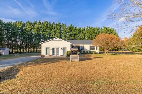 7341 Danay Dr, Kernersville, NC 27284