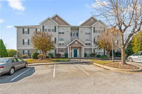 6109 Hedgecock Cir #3D, High Point, NC 27265