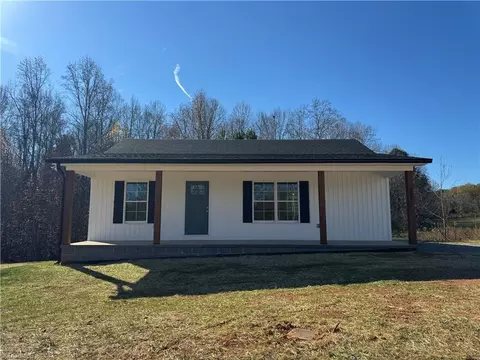 208 Meadow Run Ln, Lexington, NC 27292