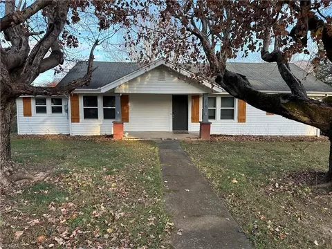 210 Little Arcadia Dr, Elkin, NC 28621