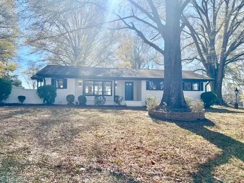 1942 Flat Rock Rd, Reidsville, NC 27320