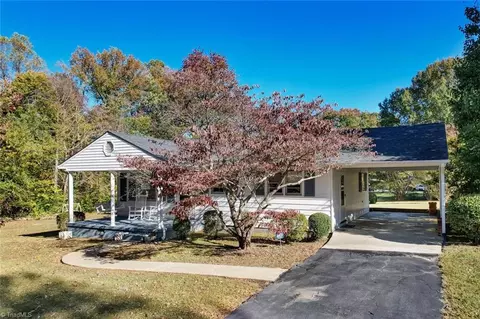 2329 Westover Dr, Reidsville, NC 27320