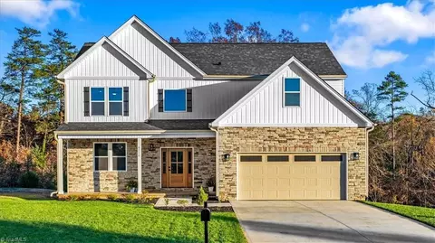 6716 Planters Dr, High Point, NC 27265