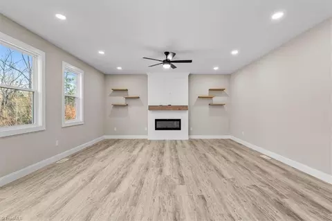 6716 Planters Dr, High Point, NC 27265 photo 8