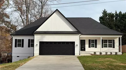 313 Broken Saddle Ln, Kernersville, NC 27284