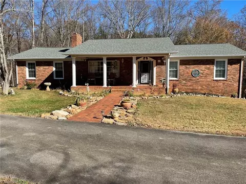 1984 Austin Little Mountain Rd, Ronda, NC 28670