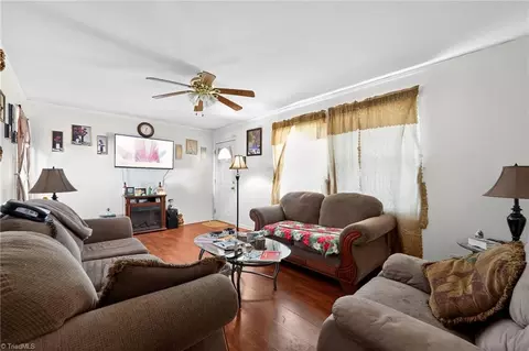 Living - 122 Boles St, Mayodan, NC 27027 photo 2 of 2