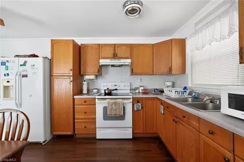 Kitchen - 122 Boles St, Mayodan, NC 27027 photo 2 of 3
