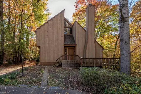 1138 Edgebrook Dr, Winston Salem, NC 27106