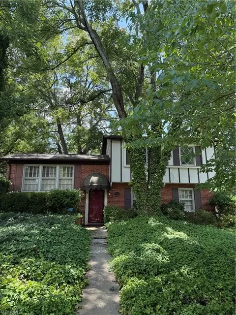4125 Beckford Dr, Greensboro, NC 27407
