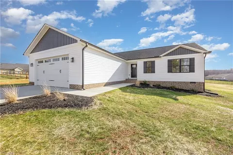 109 Knight Farm Rd, Stokesdale, NC 27357