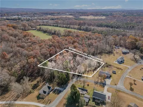 192 Quail Ridge Dr, Lexington, NC 27292