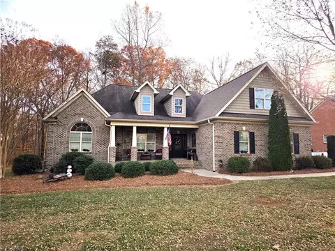 148 Glen Brooke Ln, King, NC 27021