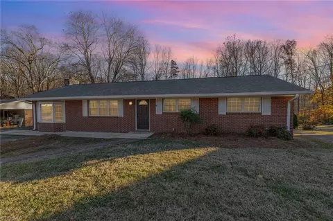 5012 Sitka Rd, Walkertown, NC 27051