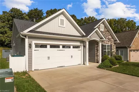 Exterior - 4572 River Gate Dr, Clemmons, NC 27012 photo 6 of 8