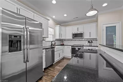 Kitchen - 4572 River Gate Dr, Clemmons, NC 27012 photo 2 of 2