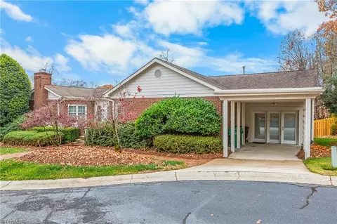 Exterior - 1001 Nuthatch Ct, High Point, NC 27262 photo 4 of 7
