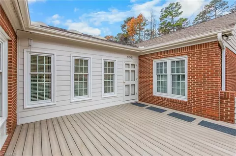 Exterior - 1001 Nuthatch Ct, High Point, NC 27262 photo 6 of 7