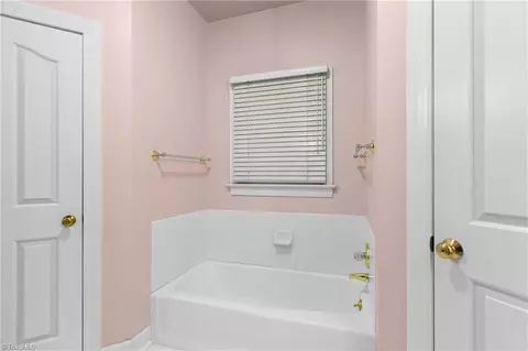 Bath - 1001 Nuthatch Ct, High Point, NC 27262 photo 1 of 5