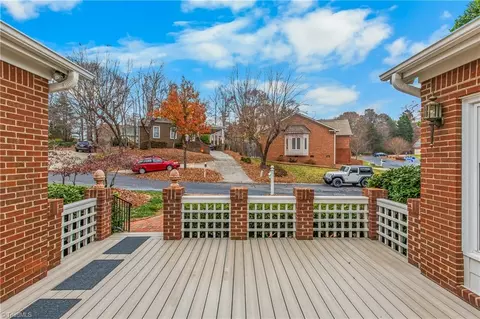 Exterior - 1001 Nuthatch Ct, High Point, NC 27262 photo 5 of 7